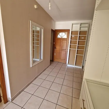 Avec Grand Jardin Et Jacuzzi Apartament *